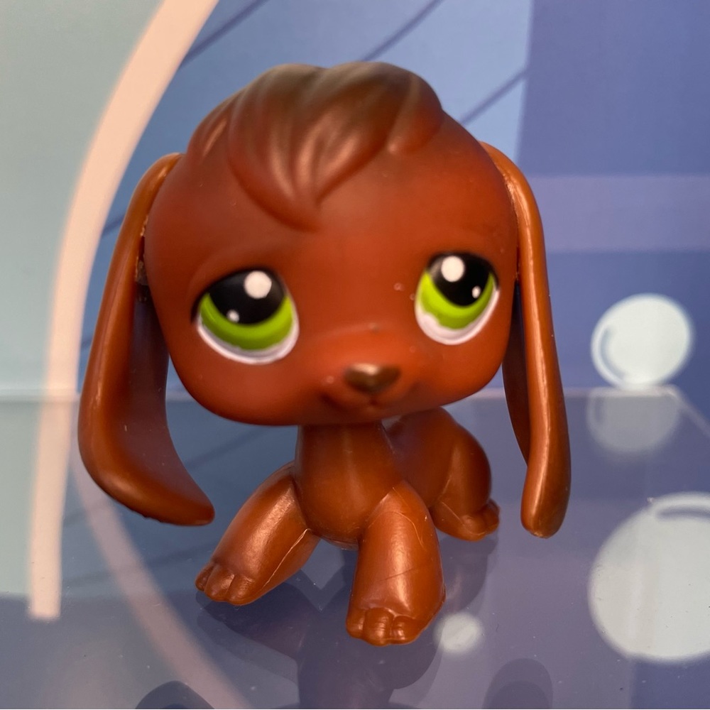 HASBRO LPS Littlest Pet Shop Dark Brown BEAGLE #77 Retired.